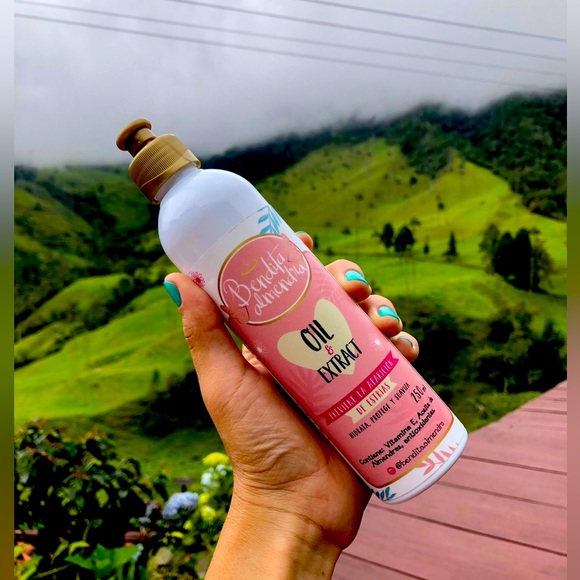 Magic Almond Oil. 250 ml almond-based oil removes and prevents stretch marks. - Picture 1 of 3